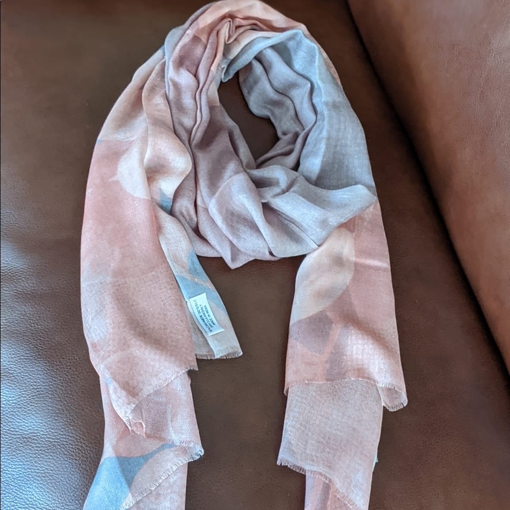 Printed cashmere scarf/Wrap